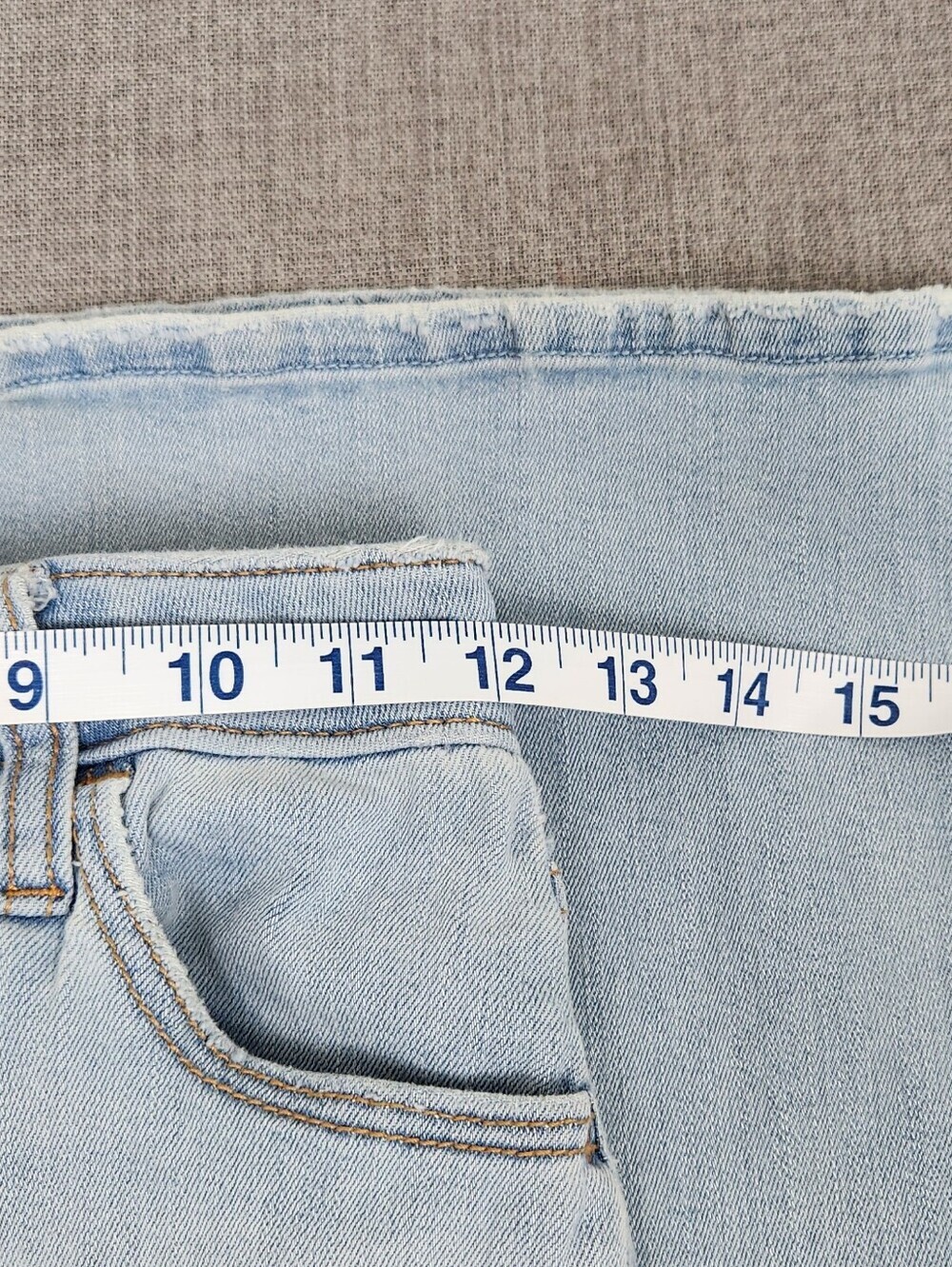 Hollister Curvy High-Rise Flare Soft Stretch Denim Jeans. W27R - Picture 11 of 12
